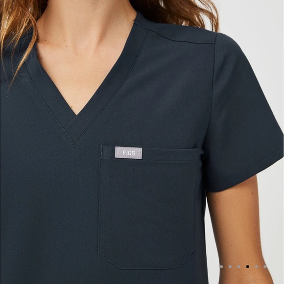 Figs Dark Harbor Catarina scrub top, XS or S or M - Picture 4 of 6